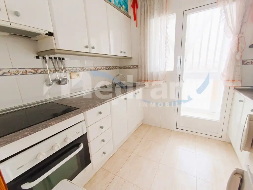 Cocina de Piso en venta en Benidorm con Jardín privado, Piscina y Amueblado
