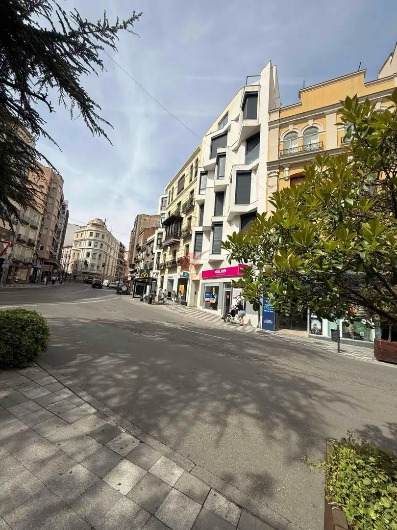 Vista exterior de Pis en venda en Cuenca amb Calefacció, Piscina i Piscina comunitària