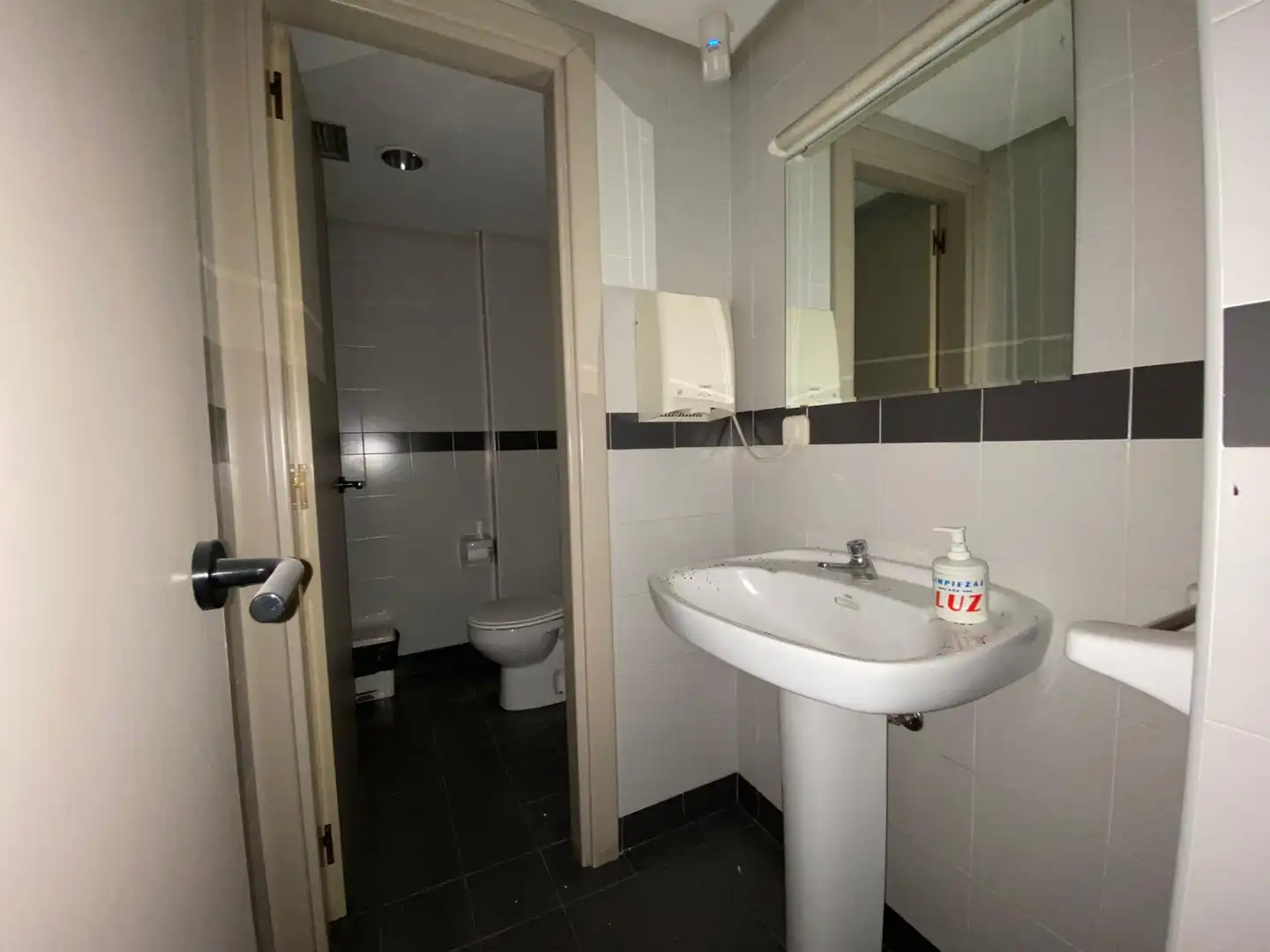 Local comercial en venta en Calle CARRATALA 43, imagen 17