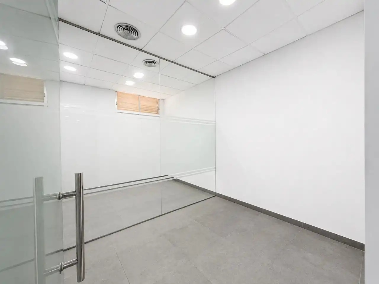 Nave industrial de alquiler en Córdoba con Calefacción y Alarma