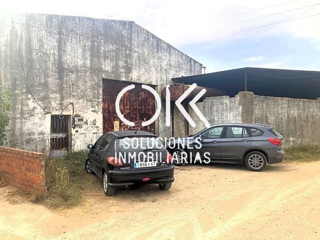 Parking of Industrial buildings for sale in Coria