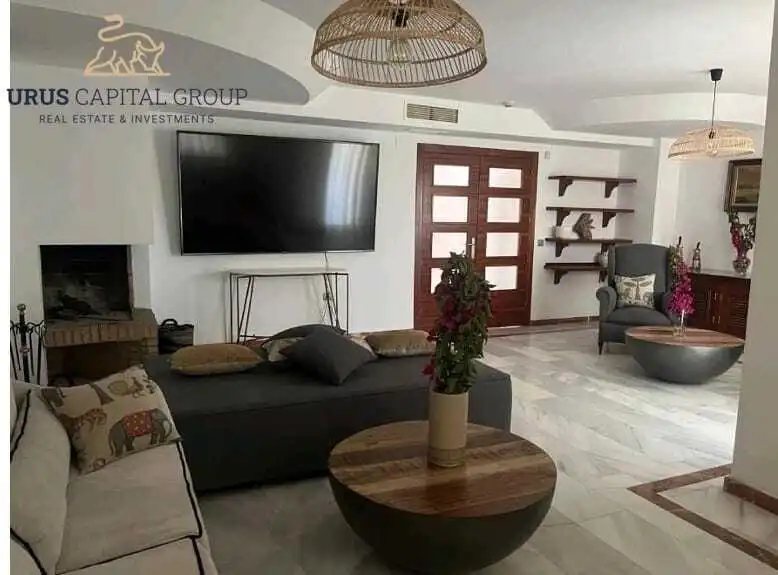 Sala d'estar de Casa adosada en venda en Córdoba amb Aire condicionat, Calefacció i Jardí privat