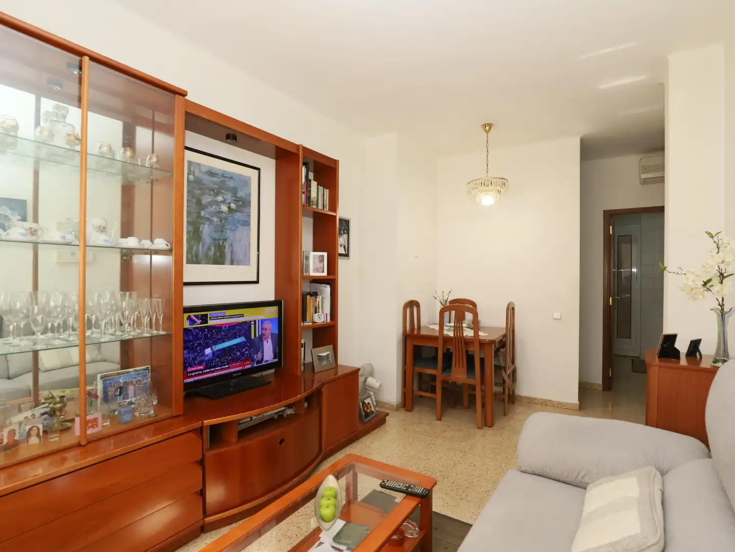 Sala d'estar de Pis en venda en Esplugues de Llobregat amb Aire condicionat