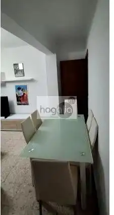 Piso de alquiler en Feria