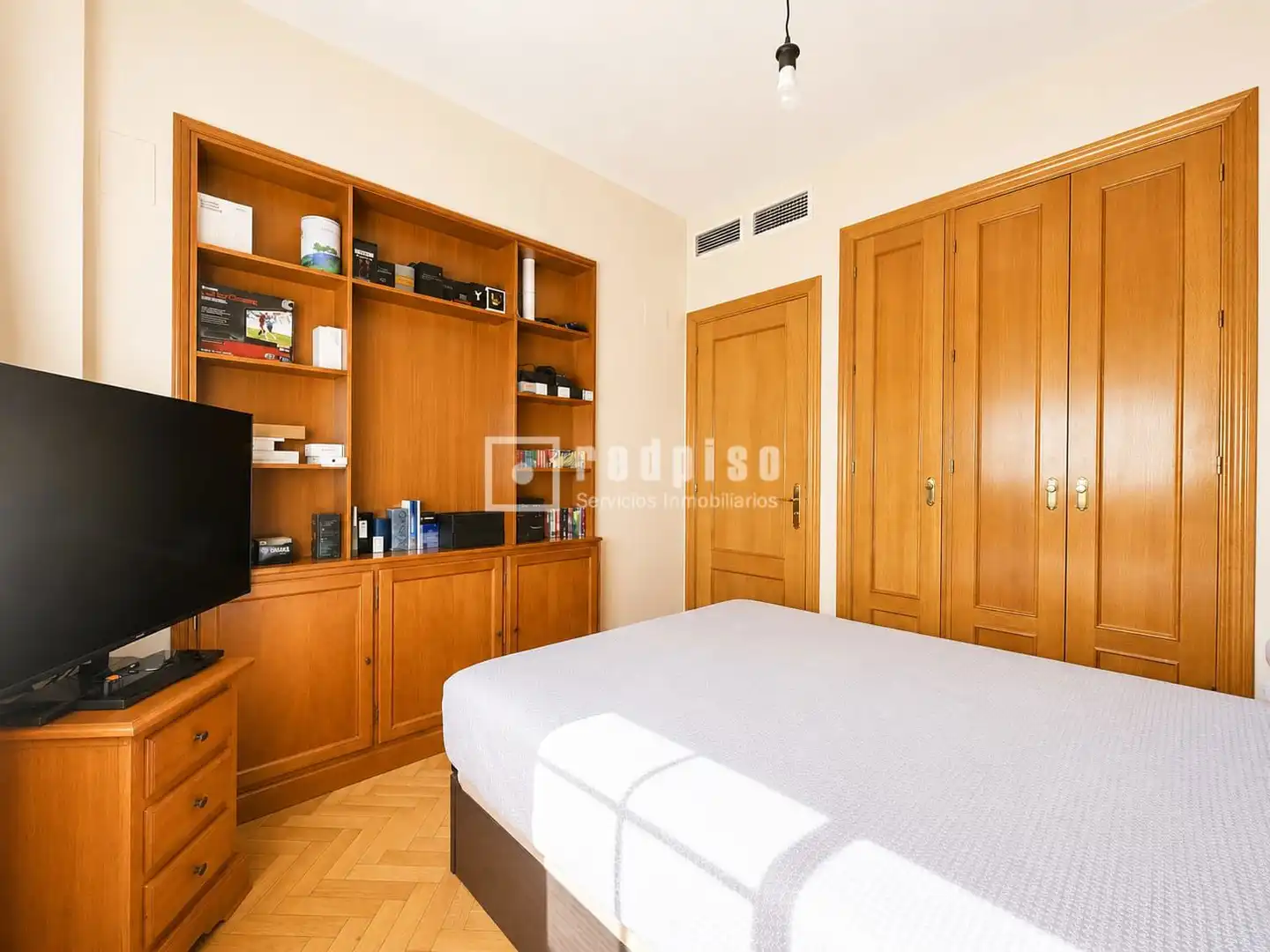 Habitación de Piso en venta en Madrid con Aire acondicionado, Calefacción y Jardín privado