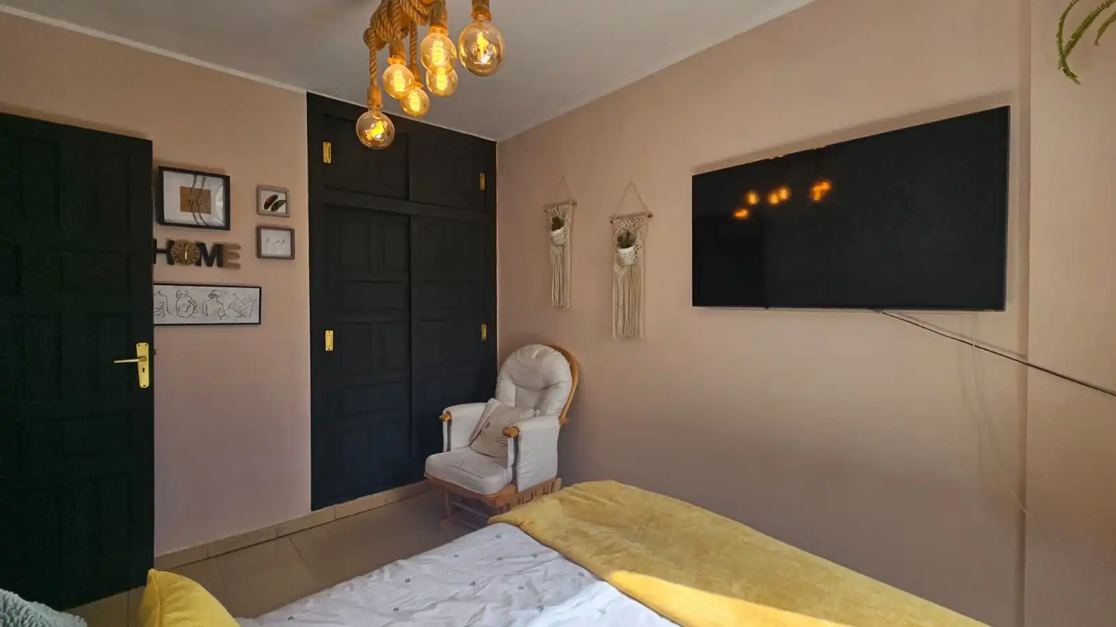 Schlafzimmer von Maisonette zum Verkauf in Arona mit Parkett, Möbliert und Ofen