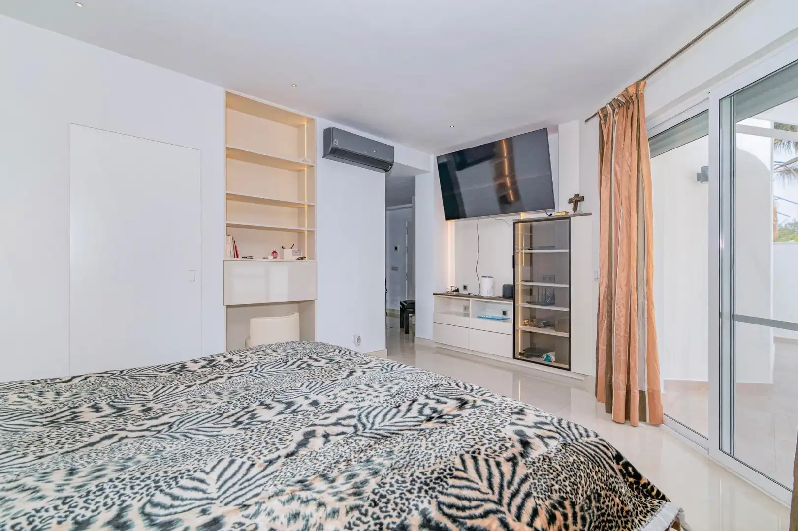 Dormitori de Casa o xalet en venda en Marbella amb Aire condicionat, Calefacció i Jardí privat