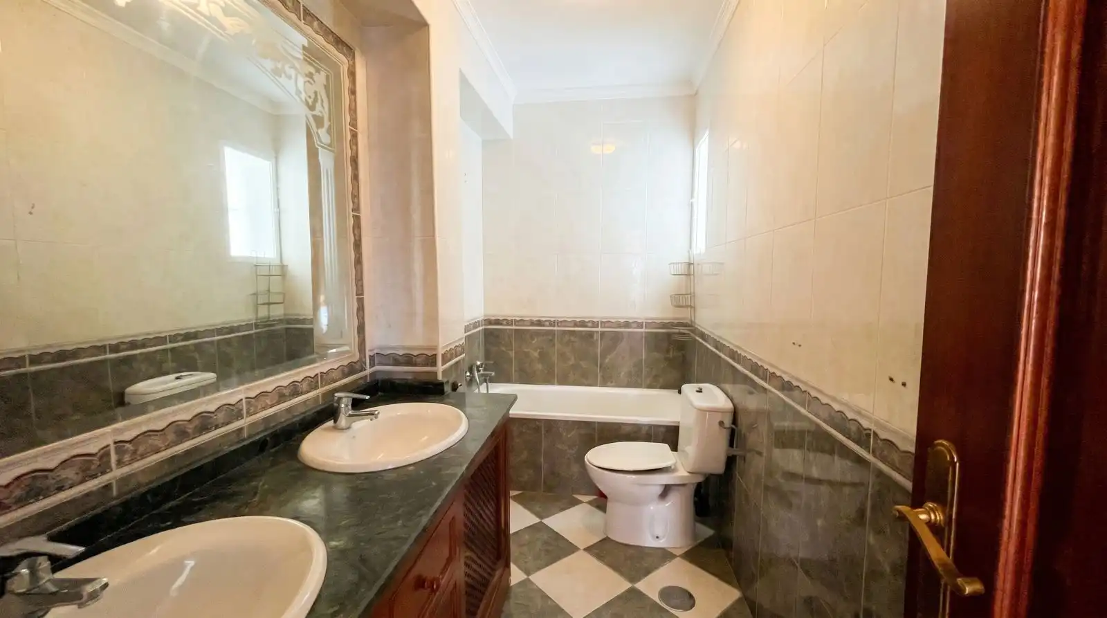 Badezimmer von Wohnung zum Verkauf in Antequera