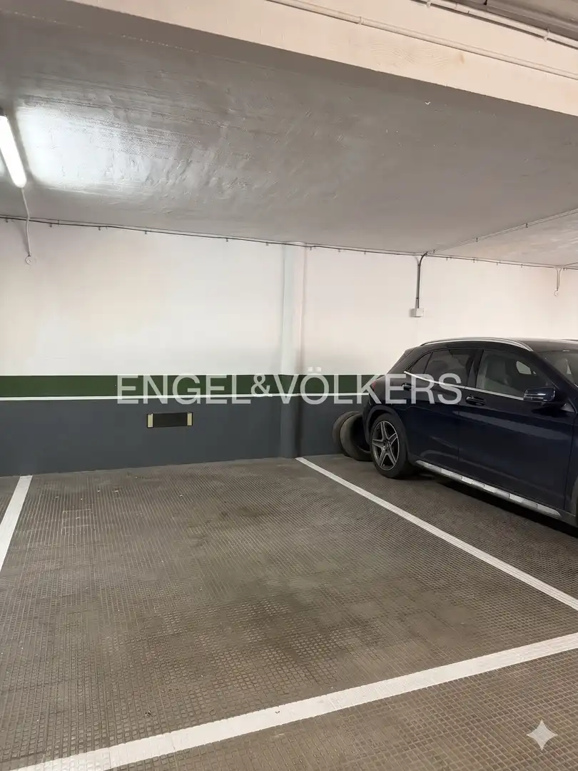 Parking de Piso en venta en Madrid con Aire acondicionado, Calefacción y Trastero