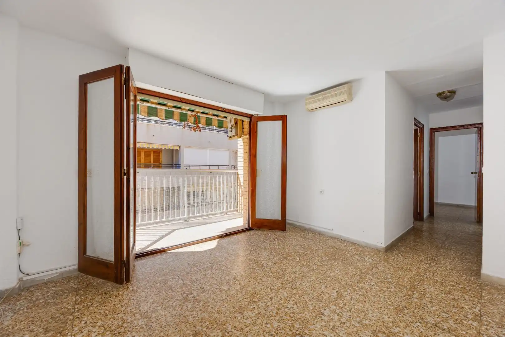 Apartment with lift for sale in Calle  San Miguel de Salinas, imagen 7