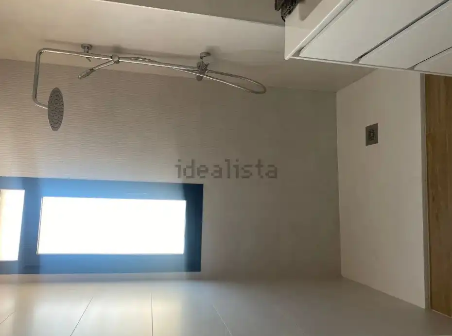 Dormitori de Pis de lloguer en La Pobla de Vallbona amb Aire condicionat, Calefacció i Terrassa