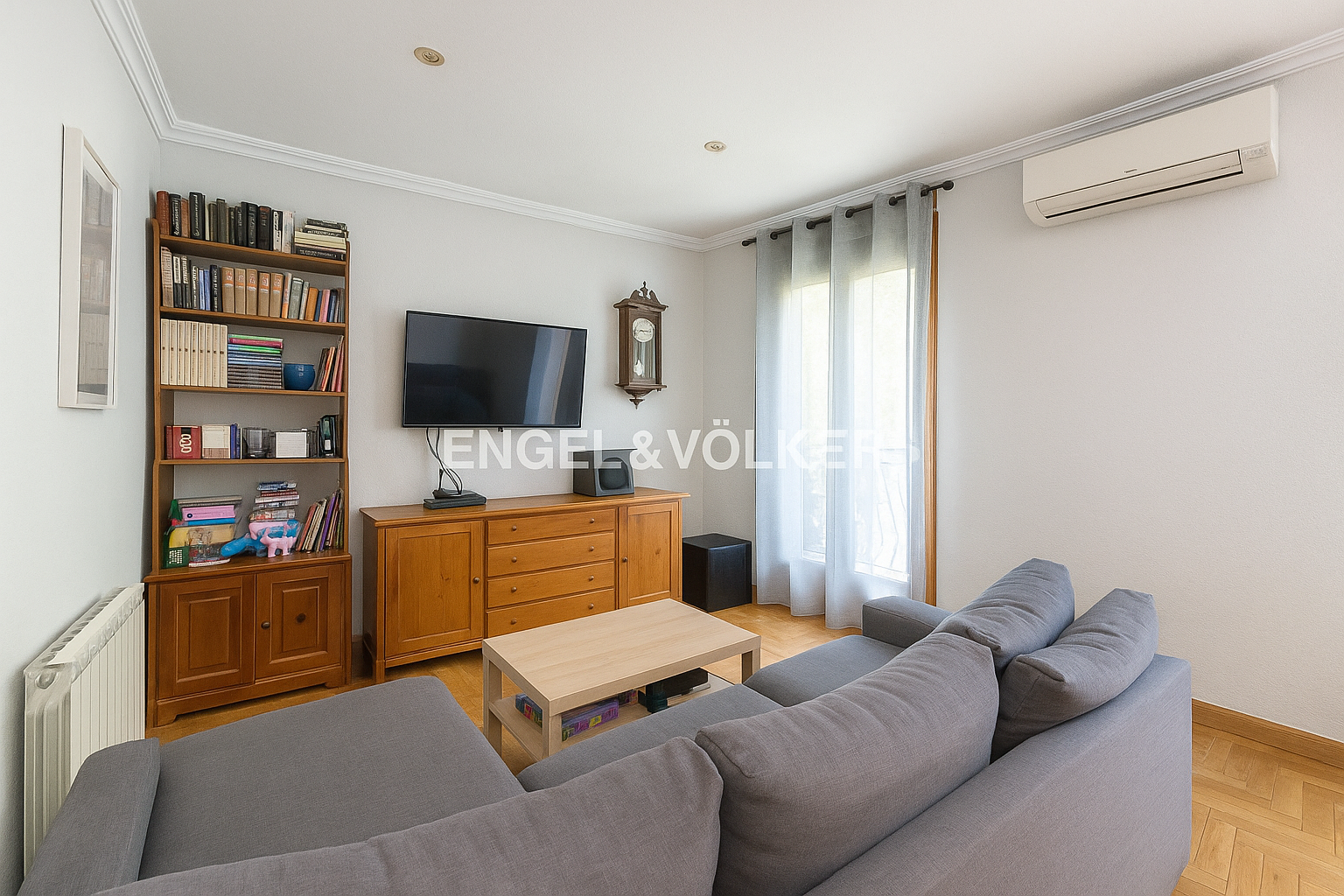Sala d'estar de Apartament en venda en  Madrid Capital amb Aire condicionat, Calefacció i Balcó