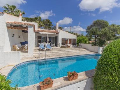 Vista exterior de Casa o xalet en venda en Sant Lluís amb Aire condicionat, Jardí privat i Piscina