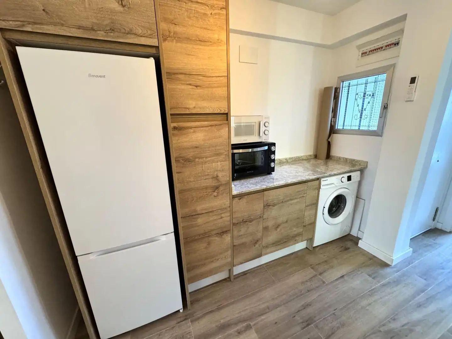 Cuina de Apartament de lloguer en Benidorm amb Aire condicionat, Calefacció i Terrassa