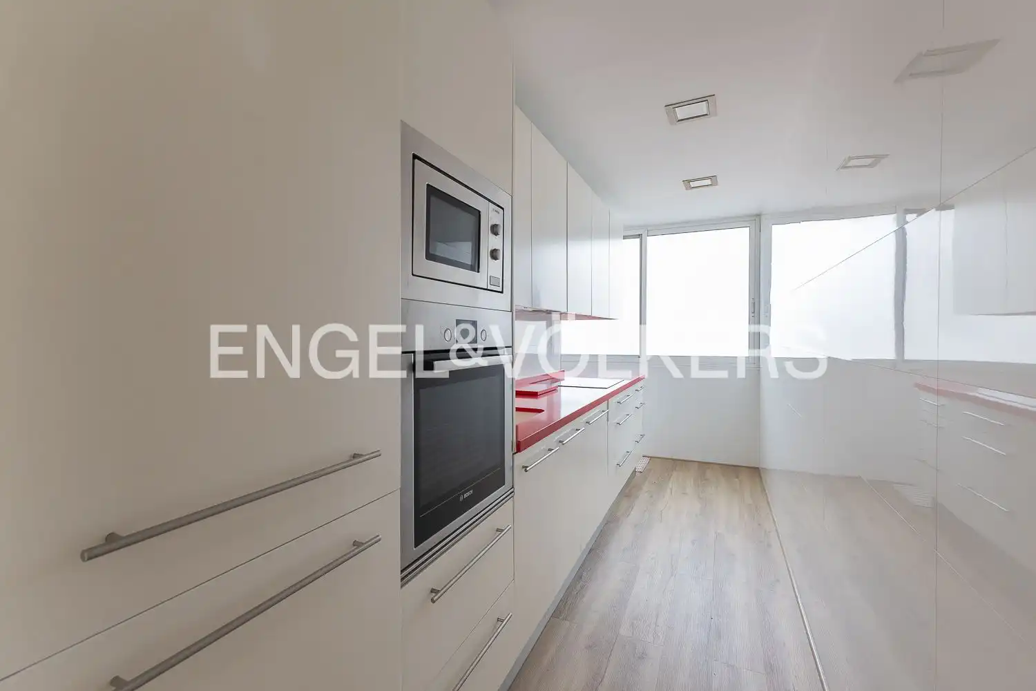 Piso con terraza en alquiler en Avinguda Neptuno, imagen 8