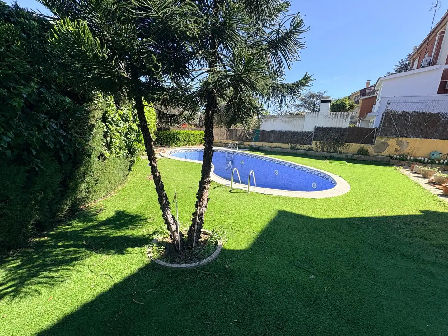 Piscina de Casa o chalet en venta en Pallejà con Aire acondicionado, Calefacción y Jardín privado