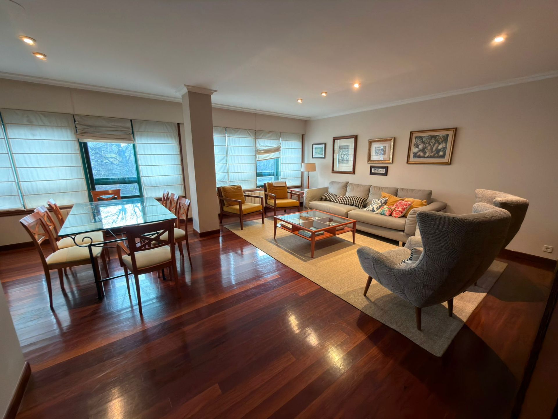 Living room of Flat for sale in Pontevedra Capital   with Heating, Parquet flooring and Storage room