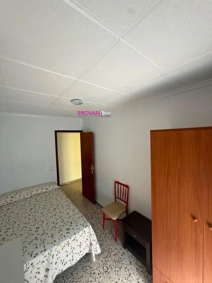 Habitación de Piso de alquiler en Guardamar del Segura con Amueblado