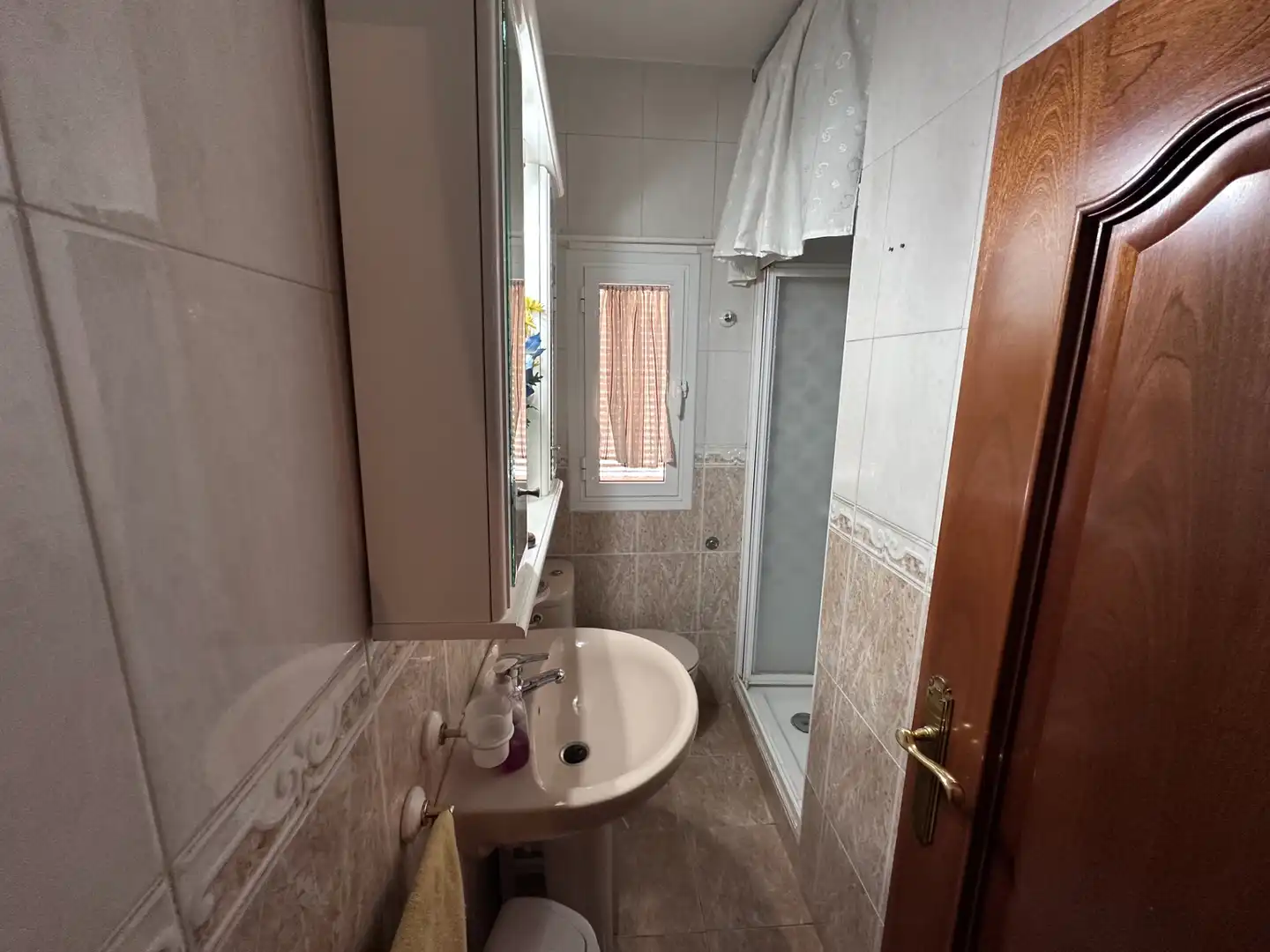 Badezimmer von Wohnung zum Verkauf in Jaén mit Klimaanlage, Abstellraum und Möbliert