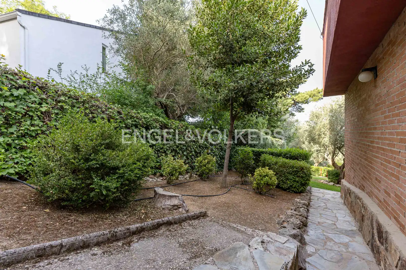 Vista exterior de Casa o chalet en venta en El Casar con Aire acondicionado, Calefacción y Jardín privado