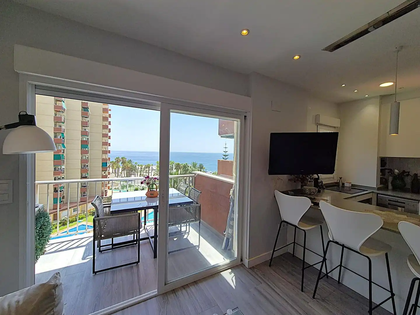 Apartamento con piscina en venta en Paseo REINA SOFIA 3, imagen 4