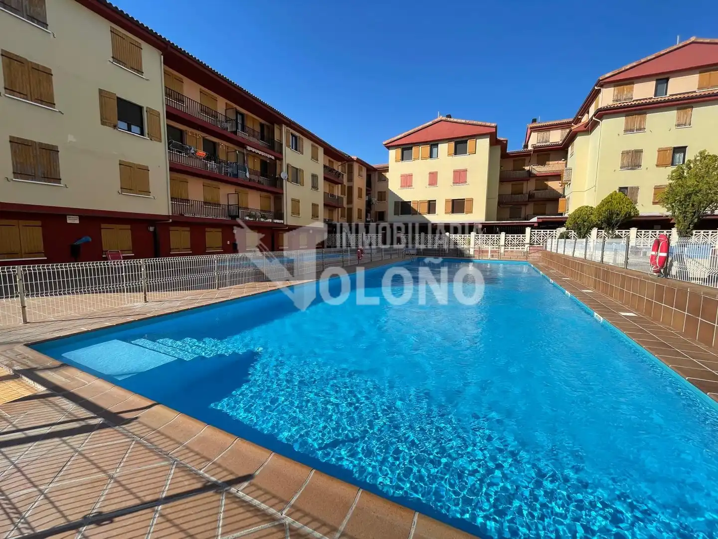 Flat with terrace for sale in Avenida de la Paz 20B
