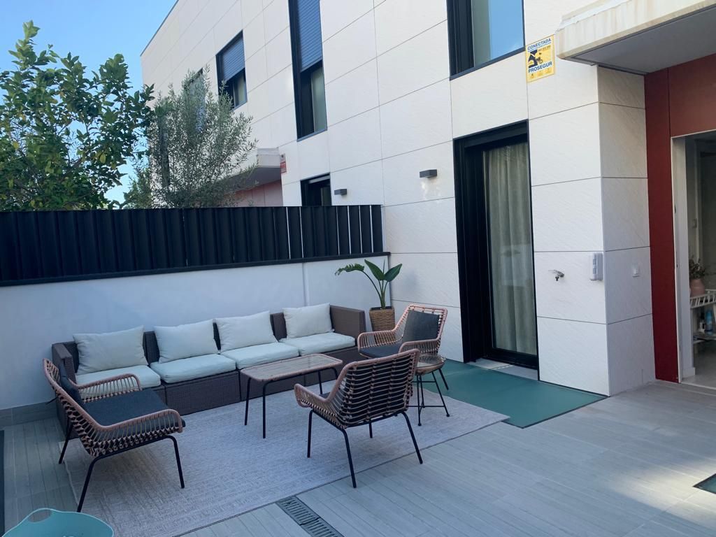 Terrassa de Casa adosada en venda en Sant Just Desvern amb Aire condicionat, Calefacció i Jardí privat