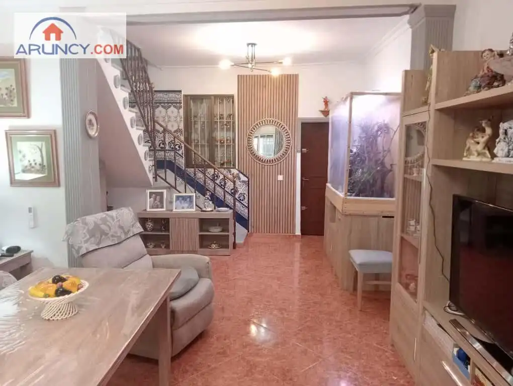 Sala de estar de Casa o chalet en venta en Sevilla con Calefacción, Terraza y Trastero