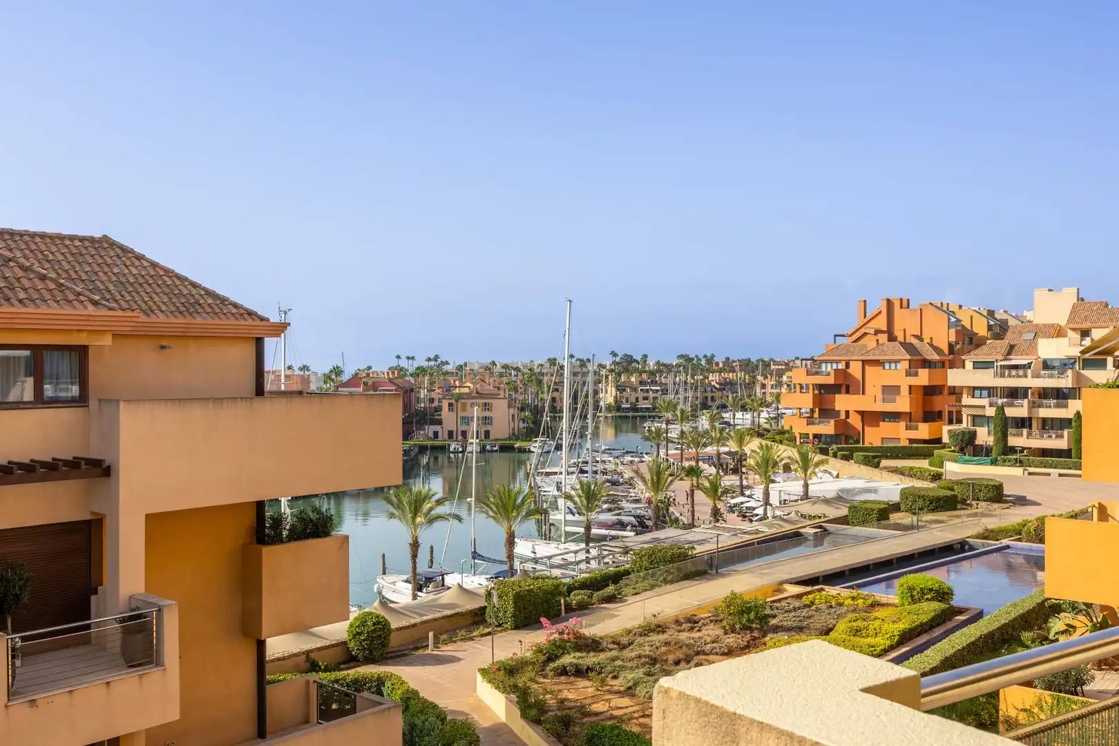 Apartment with pool for sale in Puerto de Sotogrande - La Marina, imagen 14