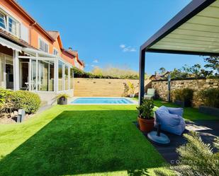 Swimming pool of House or chalet for sale in Santiago de Compostela   with Heating, Private garden and Parquet flooring