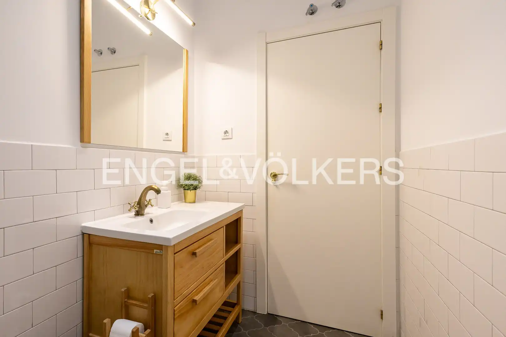 Badezimmer von Wohnung zum Verkauf in Madrid mit Klimaanlage, Heizung und Parkett