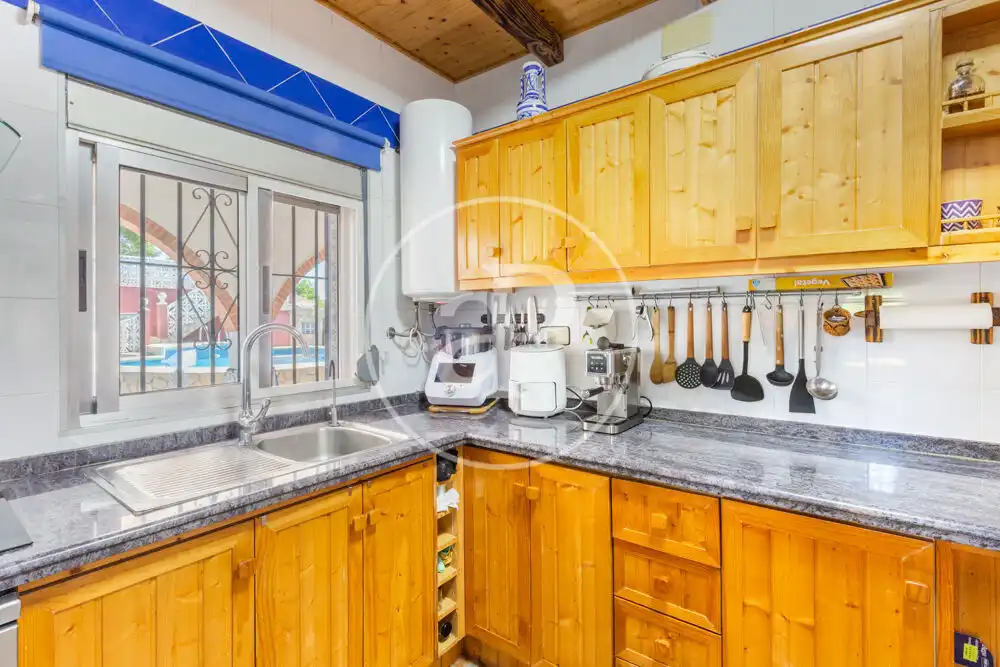 Cocina de Casa o chalet en venta en Montroi / Montroy con Aire acondicionado, Calefacción y Jardín privado
