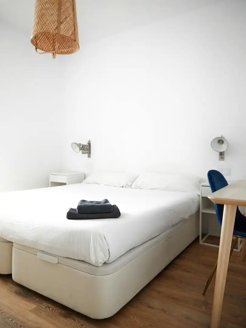 Schlafzimmer von Wohnung zur Miete in Barcelona mit Klimaanlage, Heizung und Möbliert