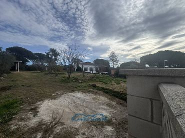Wohnbaugrundstück zum Verkauf in Avenida San Daniel 0