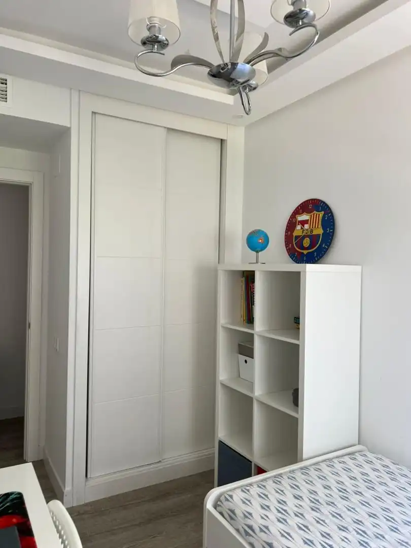 Bedroom of Flat for rent in Valencia  with Air Conditioner, Heating and Furnished