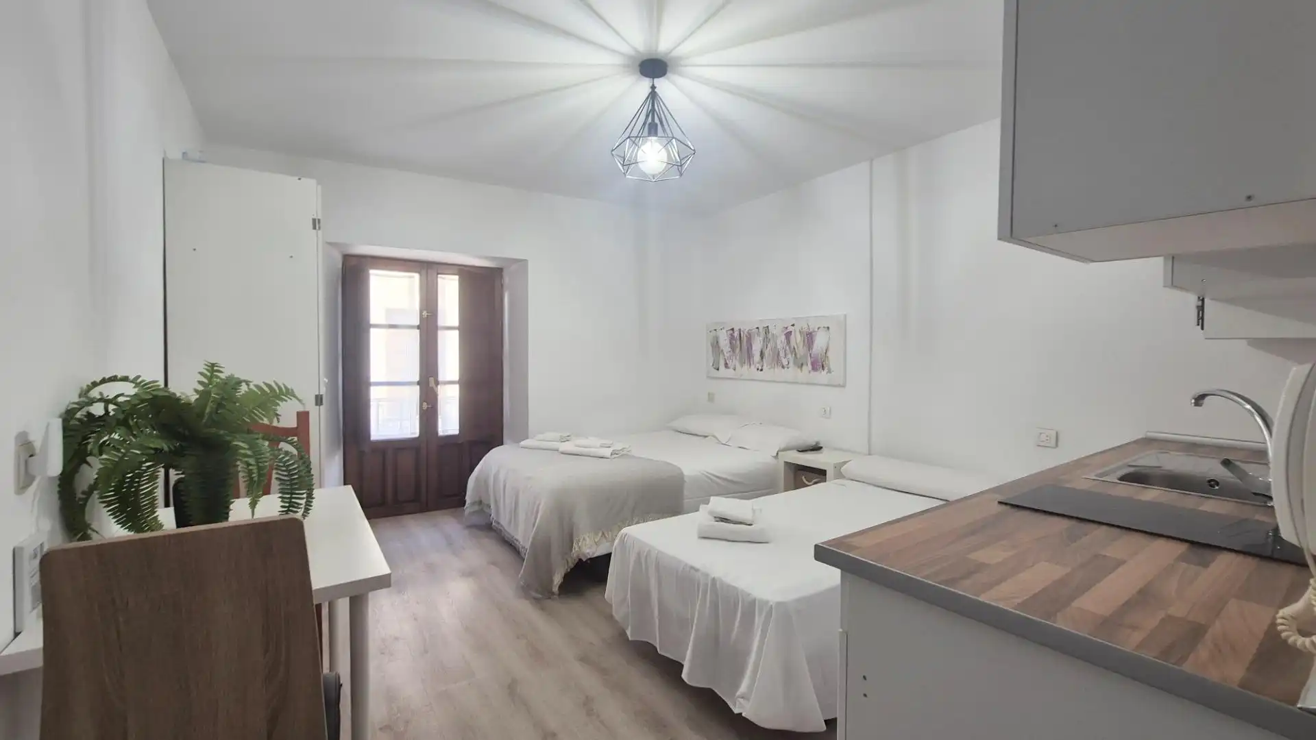 Habitación de Estudio de alquiler en Salamanca con Calefacción, Amueblado y Balcón
