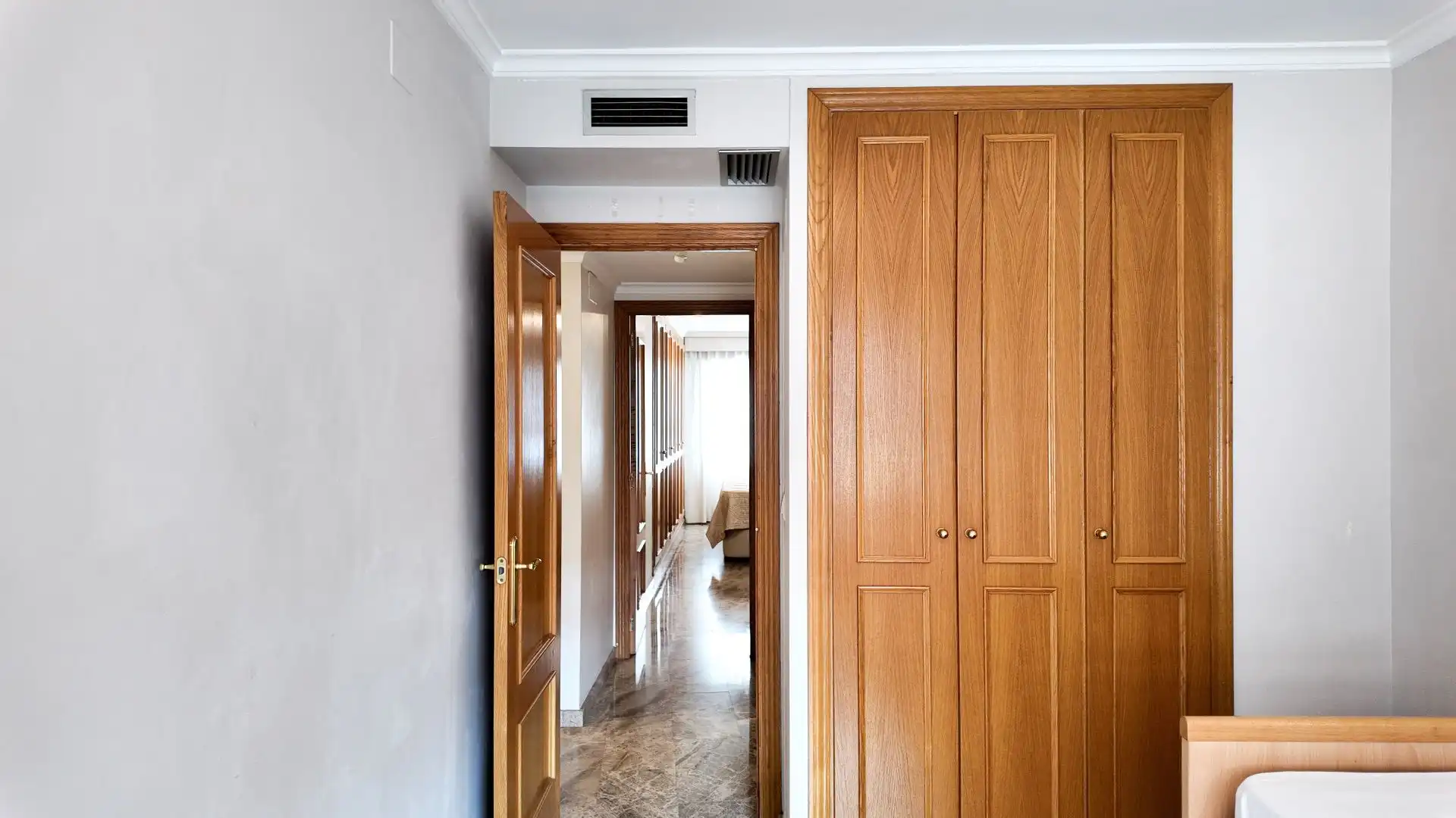 Flat for rent in Valencia  with Air Conditioner, Heating and Terrace