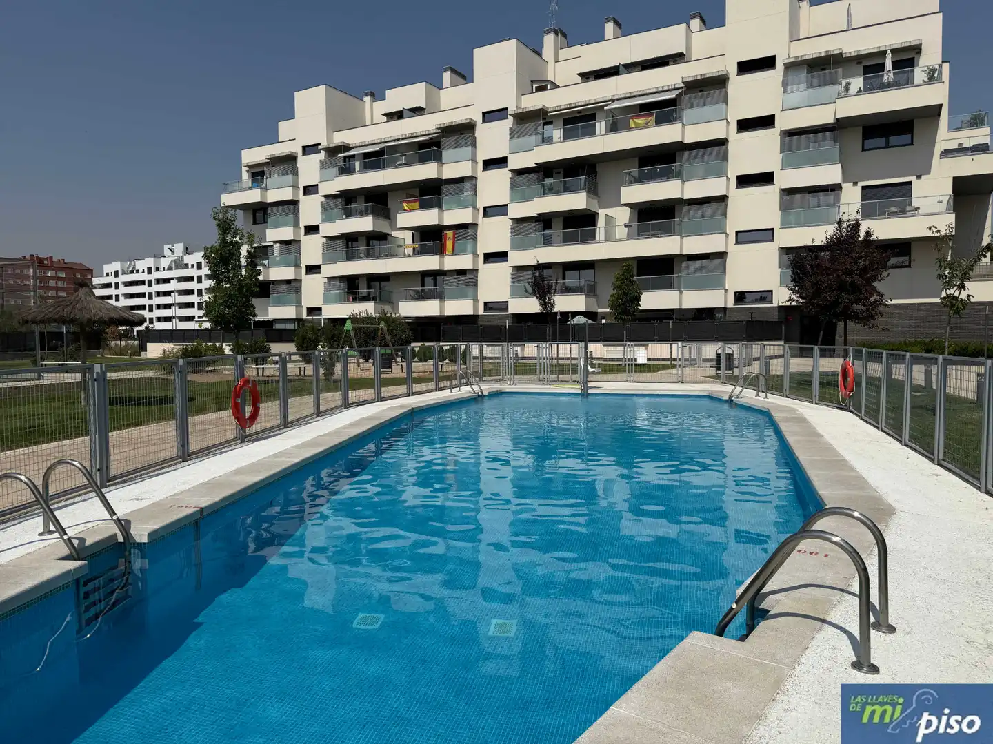 Schwimmbecken von Wohnung zum Verkauf in Valladolid mit Heizung, Privatgarten und Parkett