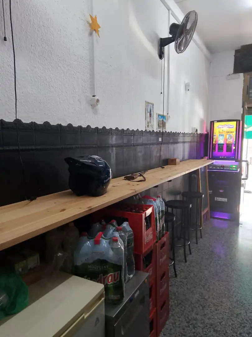 Geschaftsraum zur ubertragung in L'Hospitalet de Llobregat mit Klimaanlage, Möbliert und Alarm