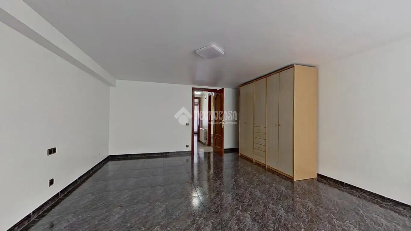 Casa adosada en venda en Cerdanyola del Vallès