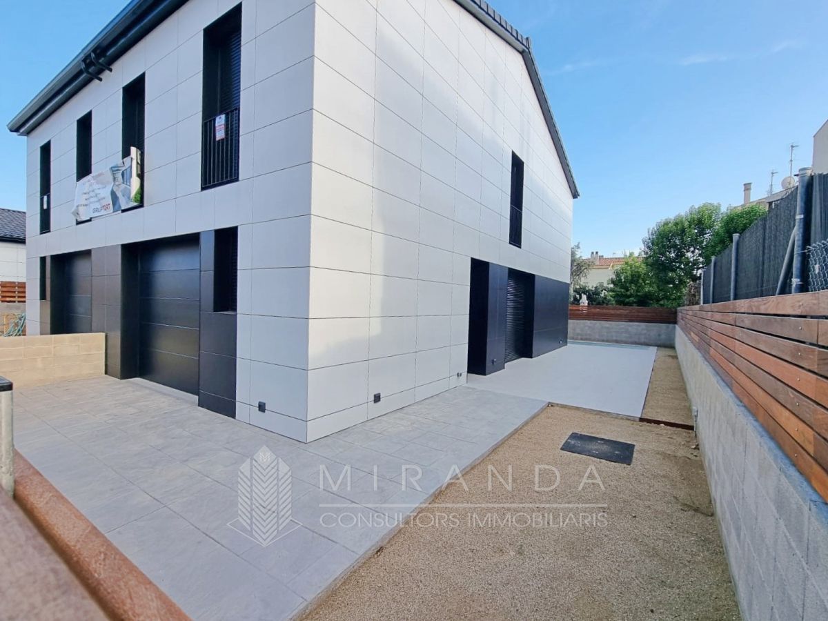 Exterior view of House or chalet for sale in La Garriga  with Air Conditioner, Heating and Parquet flooring