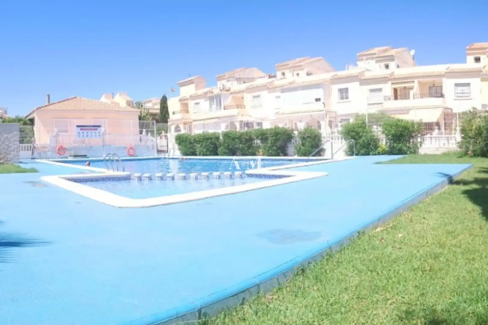 Piscina de Casa adosada de lloguer en Santa Pola amb Aire condicionat, Calefacció i Jardí privat