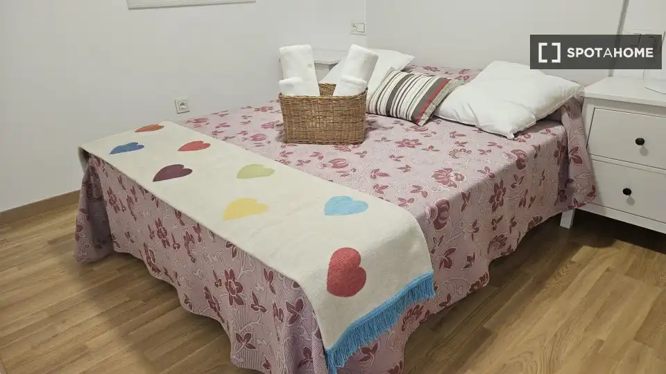 Bedroom of Apartments for share in Santiago de Compostela   with Air Conditioner, Heating and Terrace