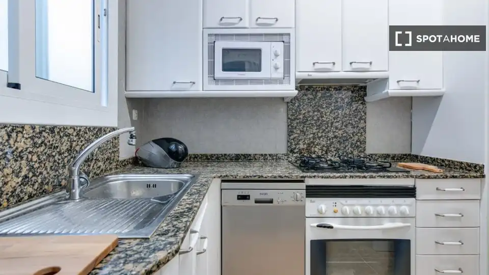 Cocina de Piso para compartir en Barcelona con Aire acondicionado, Calefacción y Amueblado