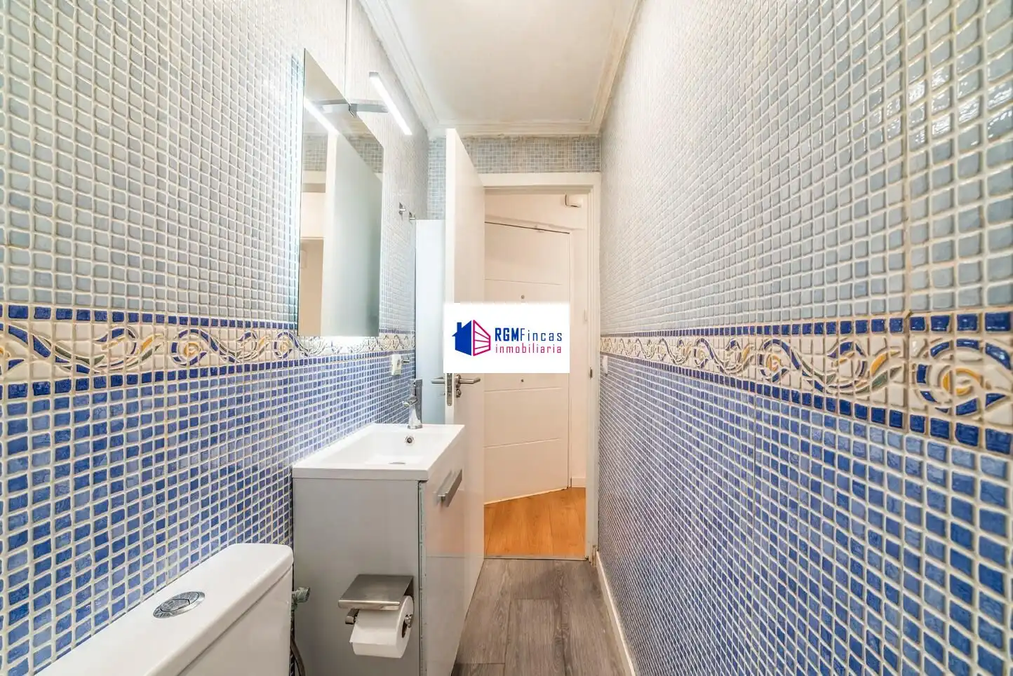 Bany de Pis en venda en Sevilla amb Aire condicionat, Calefacció i Terrassa