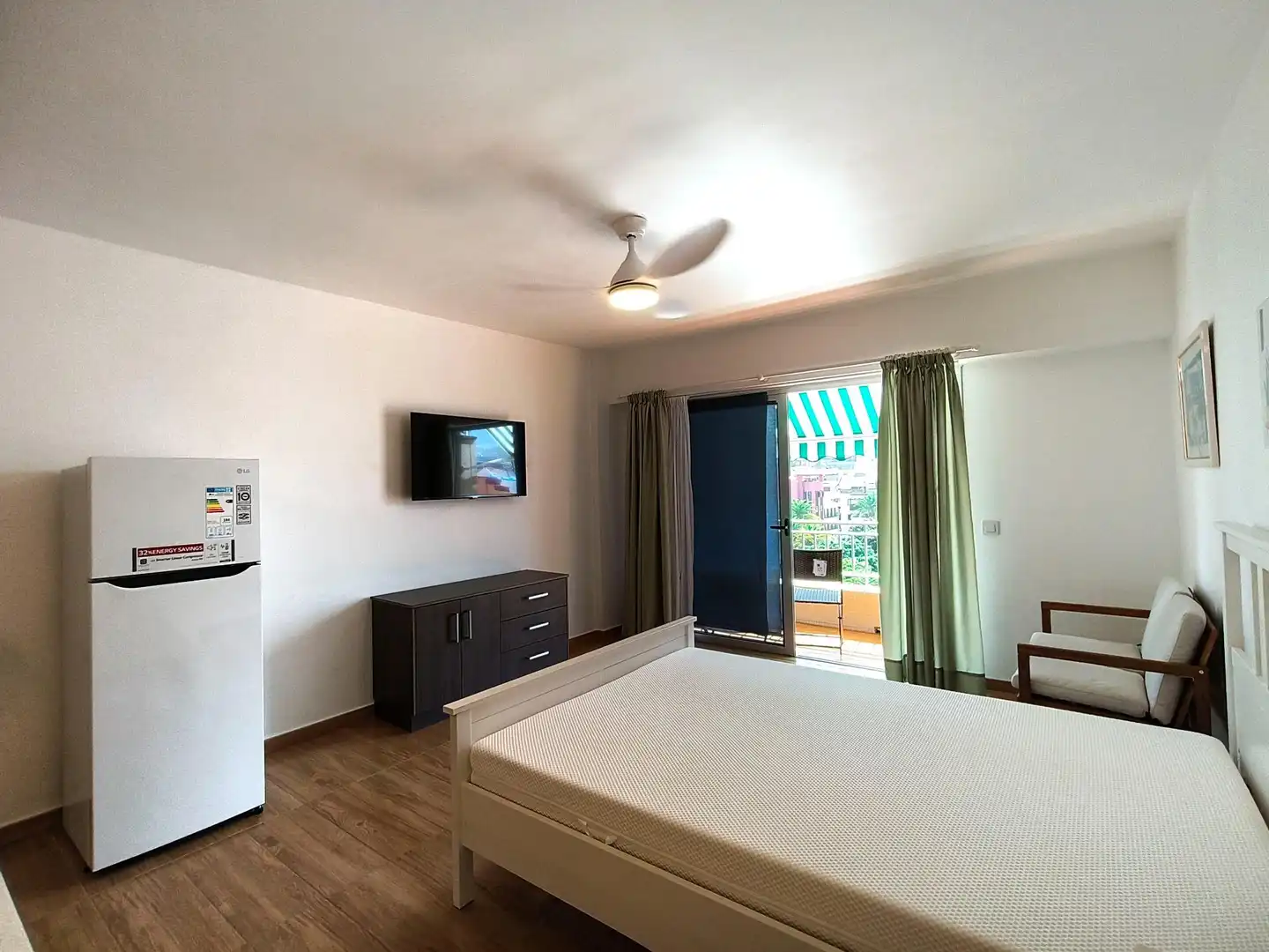 Studio mit Aufzug zur Miete in Calle MARINA, imagen 5