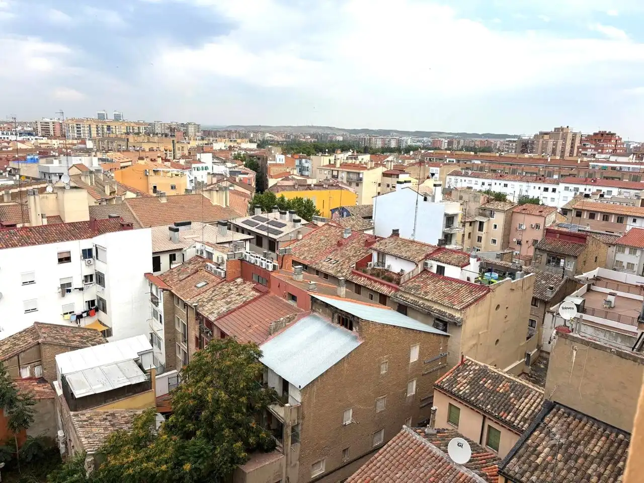 Vista exterior de Piso en venta en Zaragoza con Calefacción y Amueblado