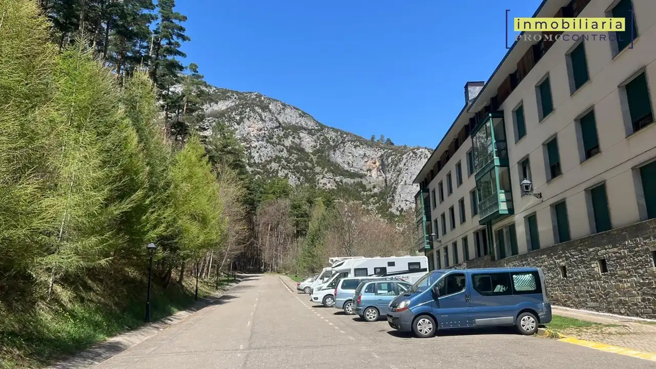 Piso en venta en Canfranc, Huesca