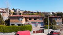 Vista exterior de Casa o xalet en venda en Bigues i Riells amb Aire condicionat, Terrassa i Piscina