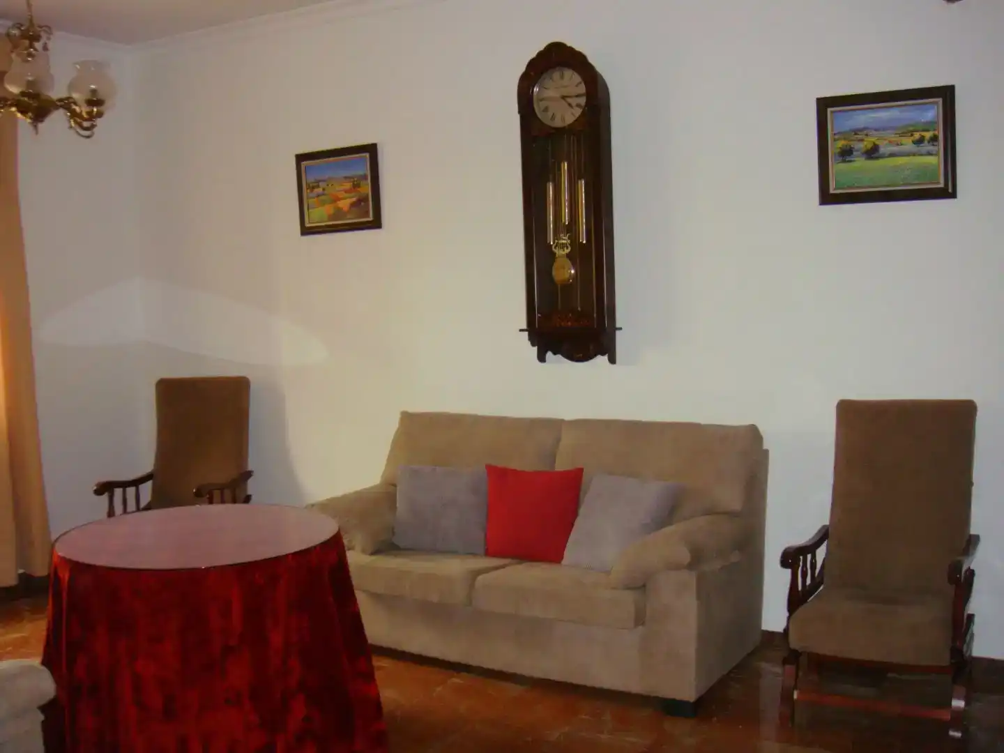 Wohnzimmer von Wohnung zur Miete in Almodóvar del Río mit Klimaanlage und Möbliert